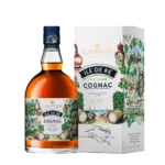 Bouteille de cognac Camus Île de Ré Fine Island accompagnée de sa boîte décorée, bouteille orange ambré et étiquette illustrée.