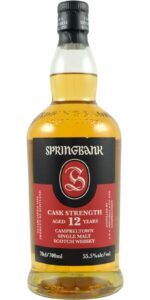 Whisky écossais Springbank 12 ans en flacon de 70 cl, couleur ambrée, étiquette noire et rouge, bouchon noir.