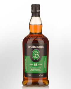 Springbank 15 ans : single malt écossais de prestige, bouteille ambrée avec étiquette verte et logo noticeable au centre.
